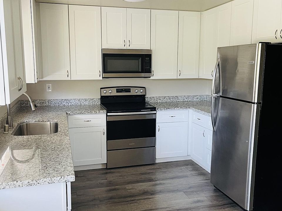 Gourmet kitchen with granite and new cabinetry