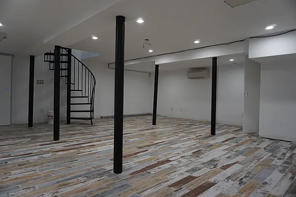 Rented by Rennit Inc. | media 30