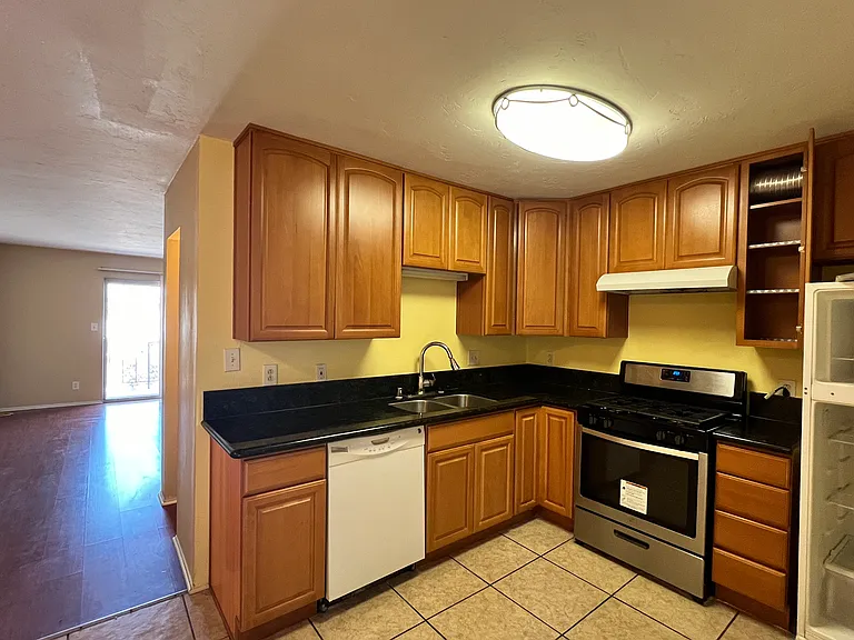 4885 Cole St #21 — Photo 5