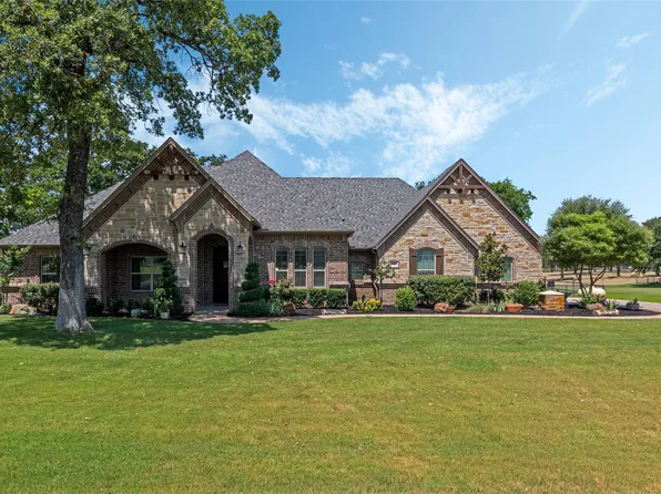 105 Las Brisas Dr, Decatur, TX 76234