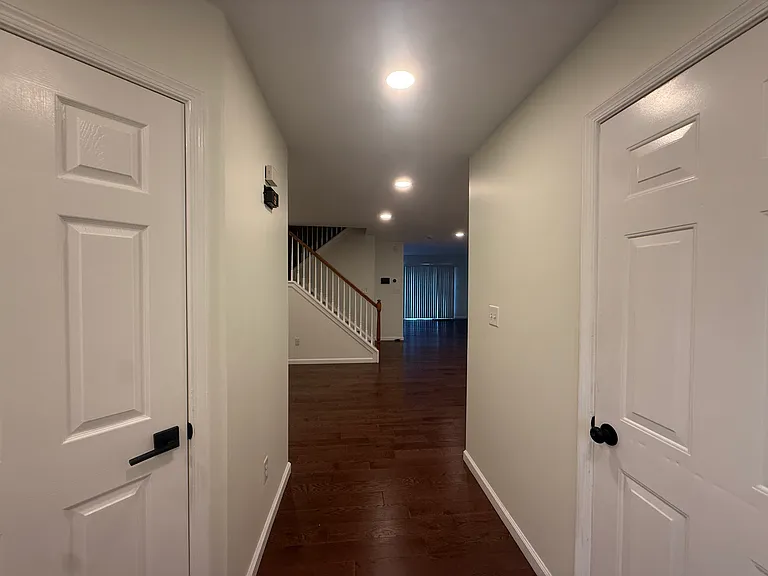 1319 Mohr Cir — Photo 4