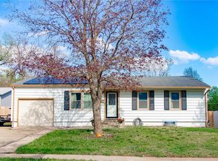 1211 N Cedar Crest Dr, Independence, MO 64056