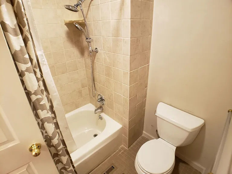 1048 Josephine St #B — Photo 17