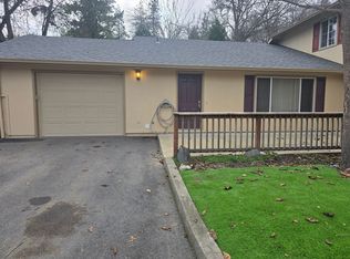 1119 NW C St APT A, Grants Pass, OR 97526