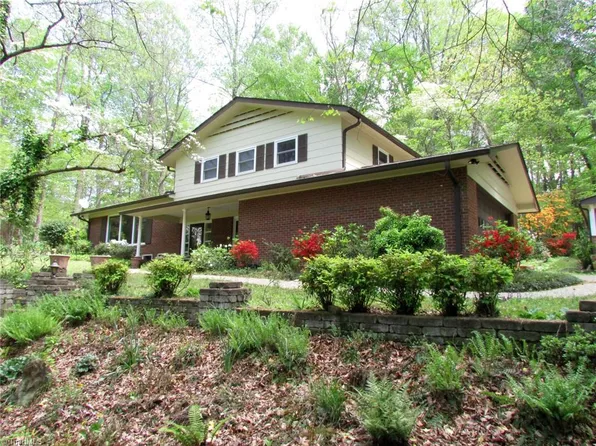 2950 Pinecrest Dr, Winston Salem, NC 27127