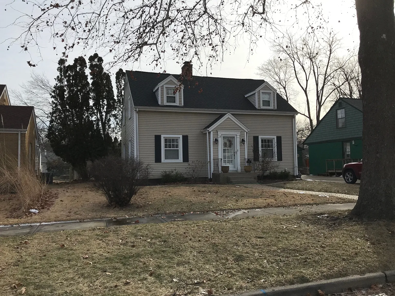 803 W William St photo 1