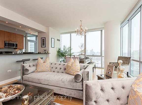 3rd image of 1201 S Prairie Ave APT 2506