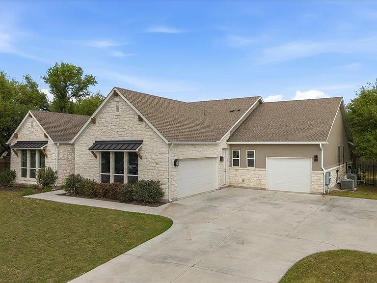 101 Onion Creek Ln — Photo 2