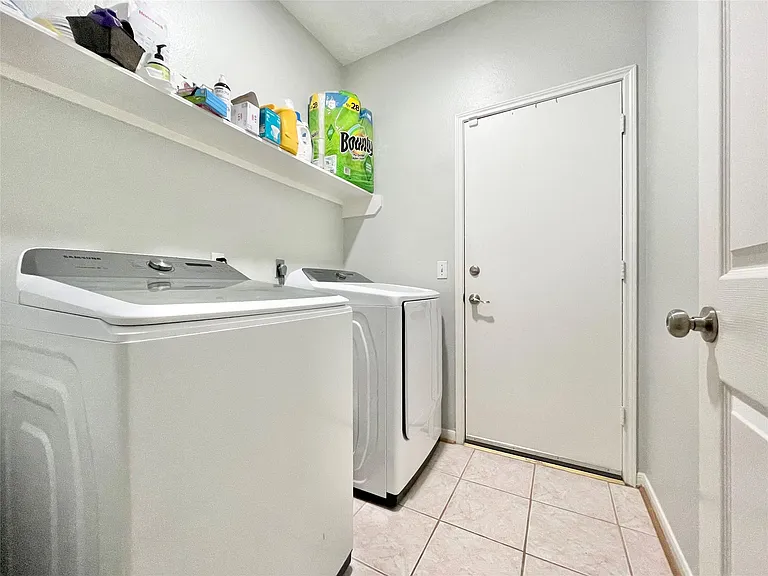 7 Windledge Pl — Photo 45