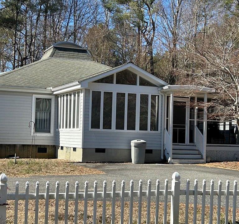 2nd image of 400 Blackwells Wharf Rd