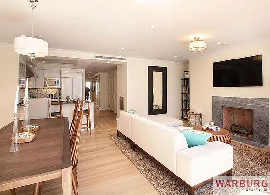 Sold by Warburg | media 4