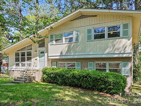 2nd image of 912 Bannister Pl