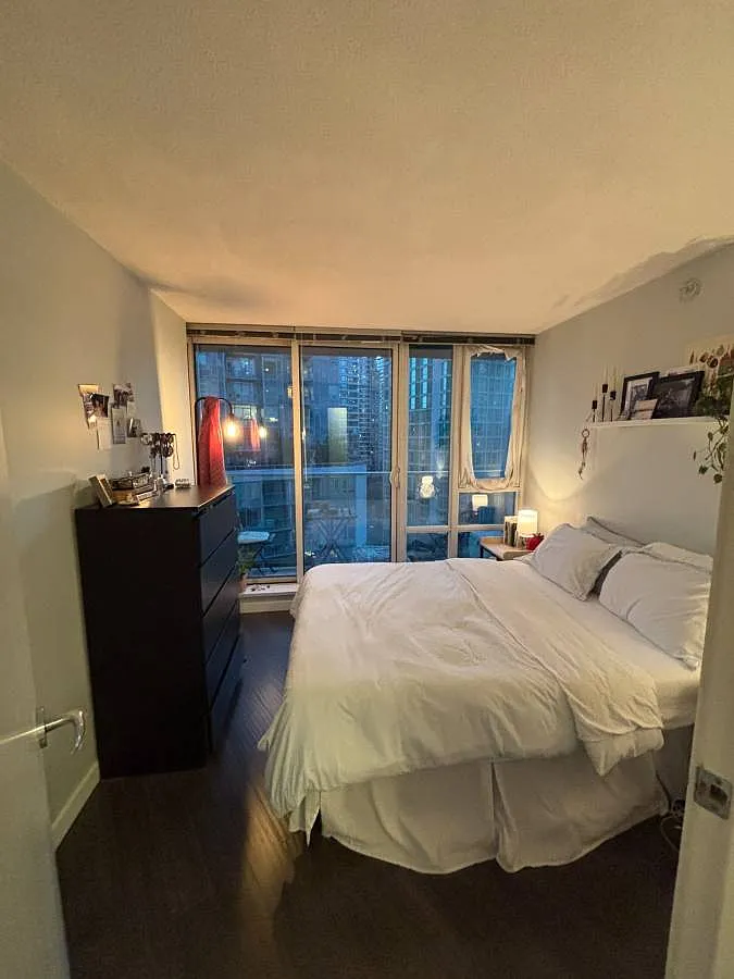 233 Robson St — Photo 1