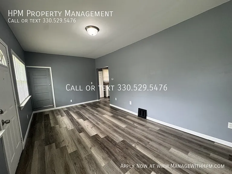 131 50th St SE — Photo 3