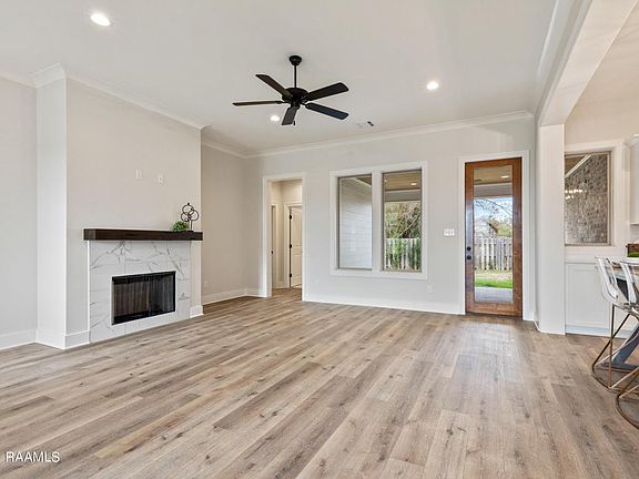 5th image of 402 Sanctuary Ln