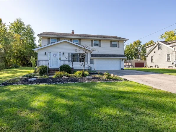 19581 Bowman Dr, Strongsville, OH 44149