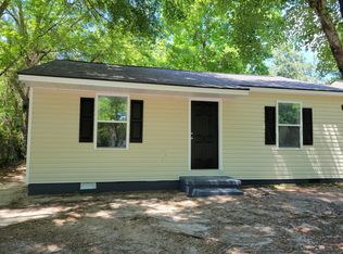 210 Lee St, Spring Lake, NC 28390