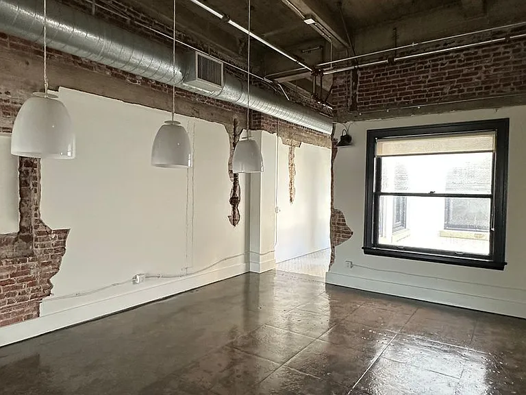 Hellman Lofts — Photo 6