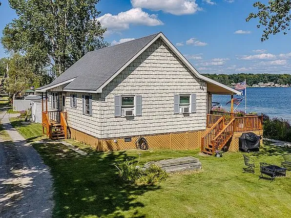 123 N Rainbow Shores Rd, Pulaski, NY 13142