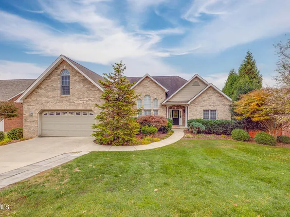 212 Emerald Chase Cir, Johnson City, TN 37615