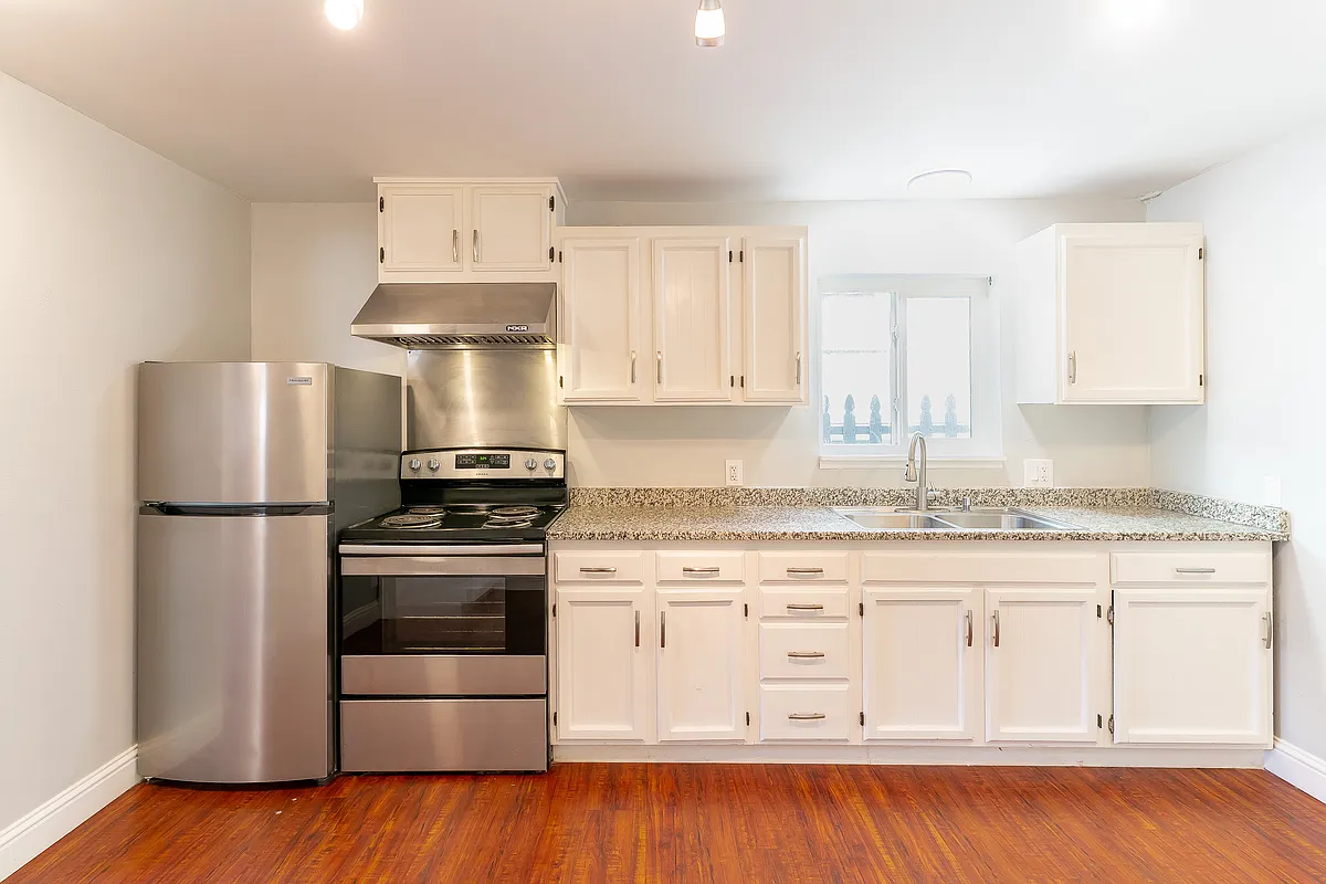 Building Photo - 917 Virginia St #1