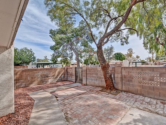 4th image of 555 N May St APT 25
