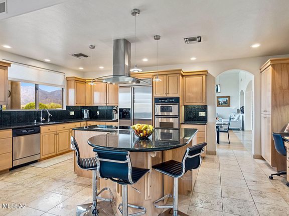 3rd image of 13542 N Placita Montanas De Oro