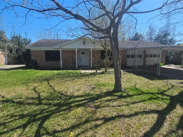 1621 Crestmont Dr, Stafford, TX 77477