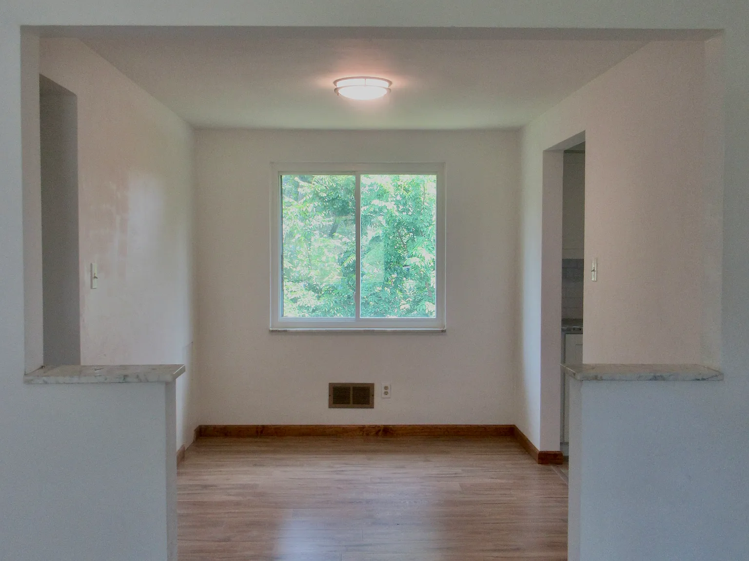 2 bed, 1.5 bath, 875 sqft, $1,700 — Photo 4