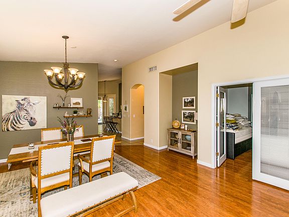 4th image of 1728 E Linda Ln