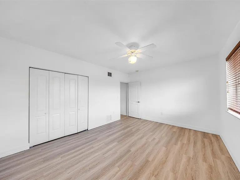 7801 Hispanola Ave #5 — Photo 10