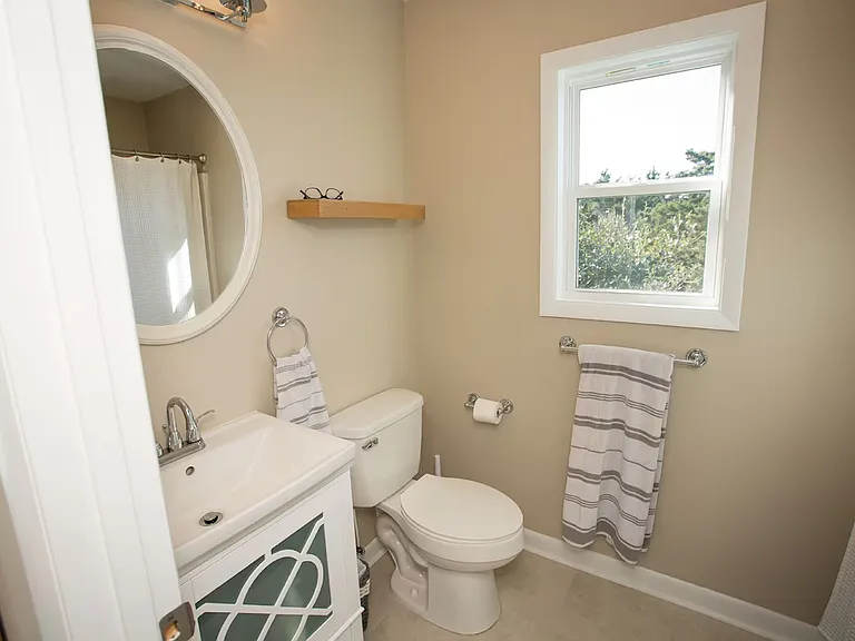 1210 Emerald Dr — Photo 25