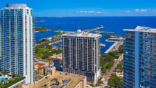 1 Beach Dr SE Photo 1
