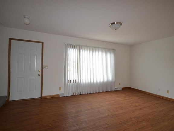 4th image of 1605 Woodgate Dr