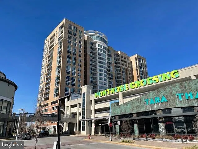1 bed, 1.0 bath, 885 sqft, $2,600 — Photo 3