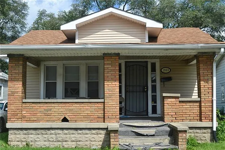 1803 Winfield Ave photo 1