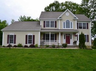 4 Lancaster Ct, Ballston Lake, NY 12019