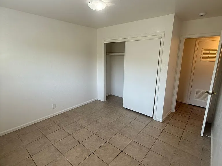 7865 Leona Way — Photo 12