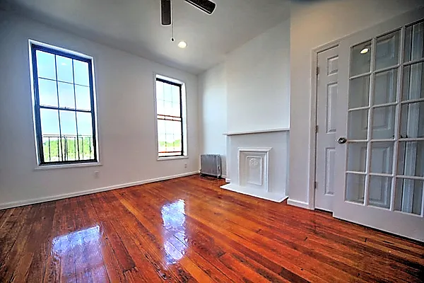 Rented by Metropolitan Realty | media 2