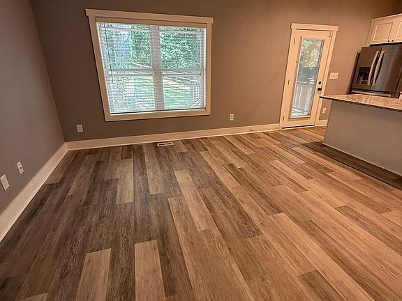 2nd image of 1513 Petty Rd