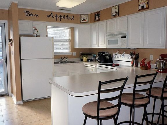 2nd image of 38183 Beachwood Ct #I54