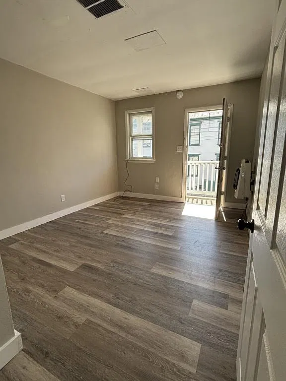 23 Breckenridge St — Photo 4