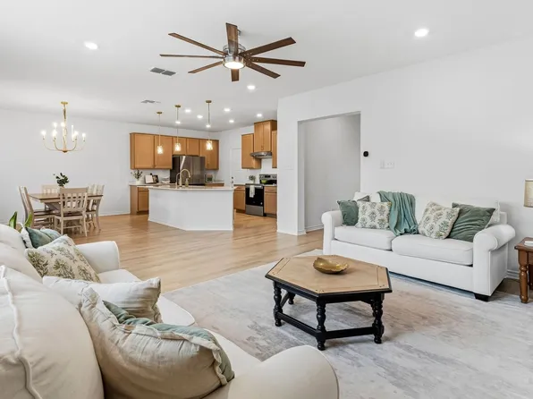 106 E Low Cascade Dr, Boerne, TX 78006