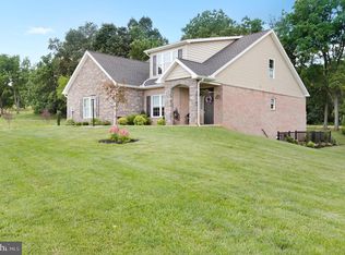 1924 Carrera Dr, Chambersburg, PA 17202