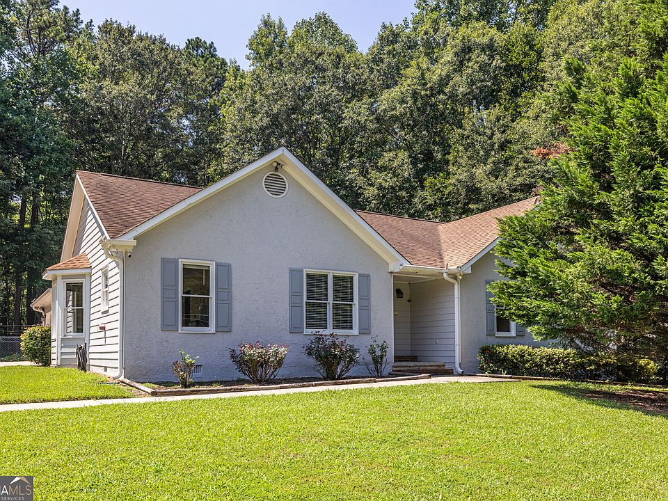 1st image of 215 Valley Brook Trl