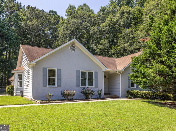 215 Valley Brook Trl, Jonesboro, GA 30238