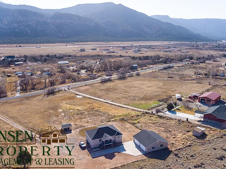1784 S Old Highway 91 — Photo 29