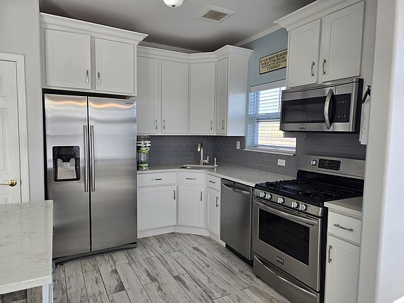 4th image of 173 Sea Grass Ln #A