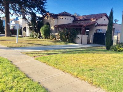 1935 W 76th St, Los Angeles, CA, 90047