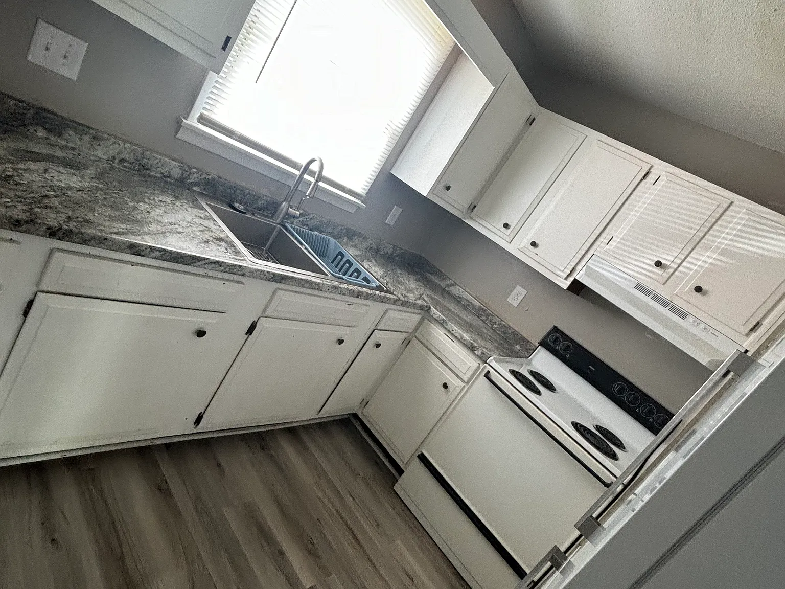 2 bed, 900 sqft, $925 — Photo 3